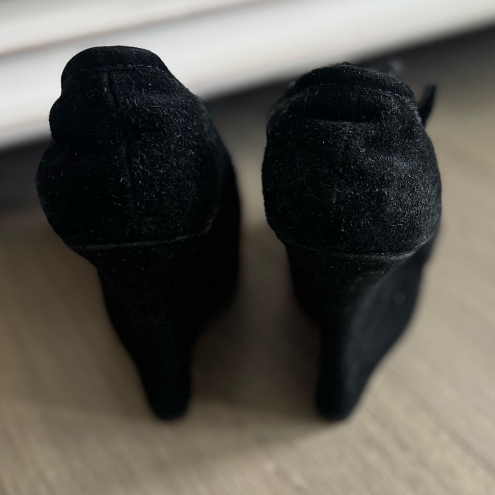 L.A.M.B. Black Leather Moccasin‎ High Heel Shoes - Picture 8 of 12